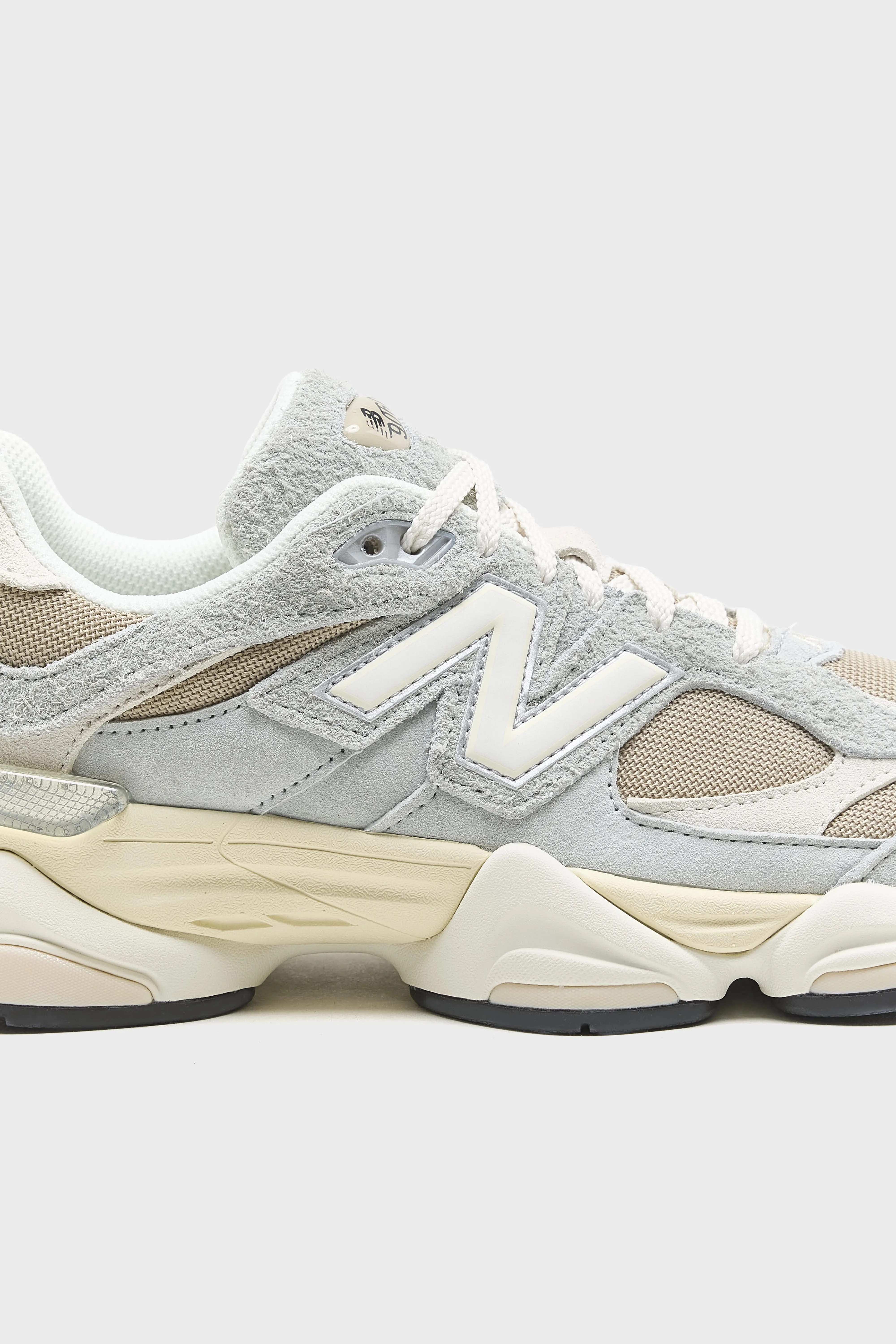 9060 for Men  (261 / M / GREY) - Image 5