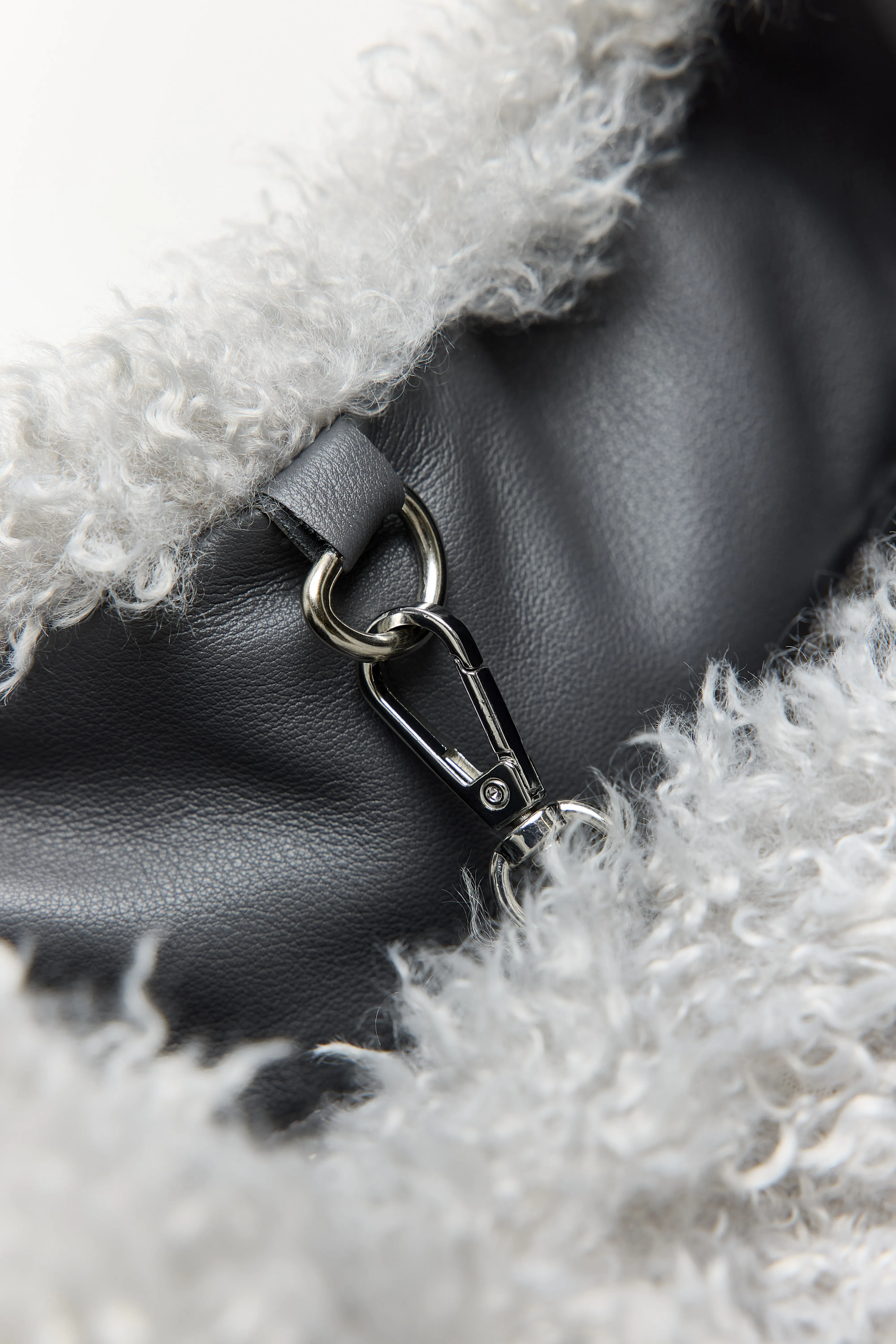 Helmin shoulder bag (261 / W / NICKEL) - Image 8