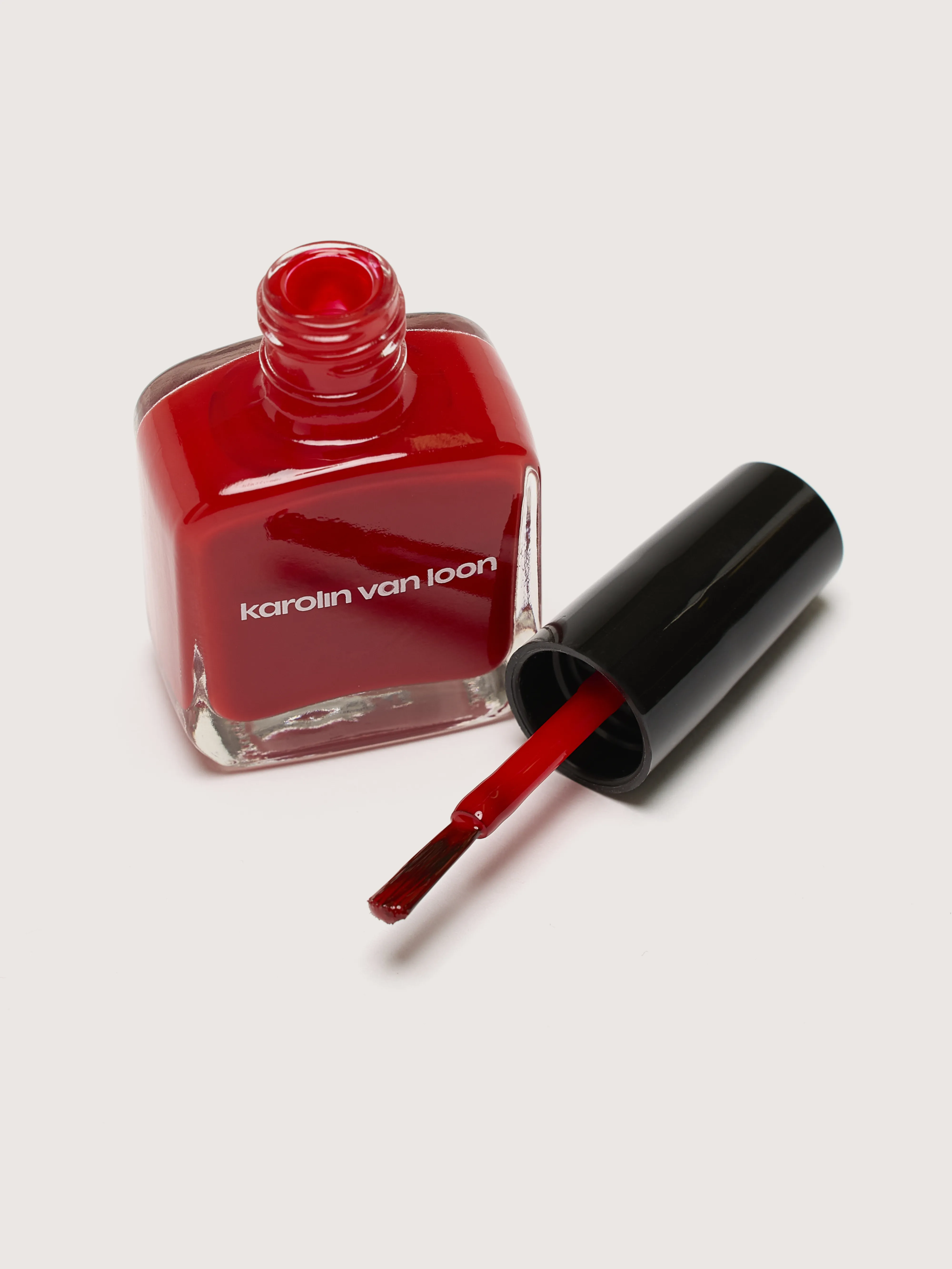37 Tomate Rouge Nail Polish (242 / W / RED) - Image 3