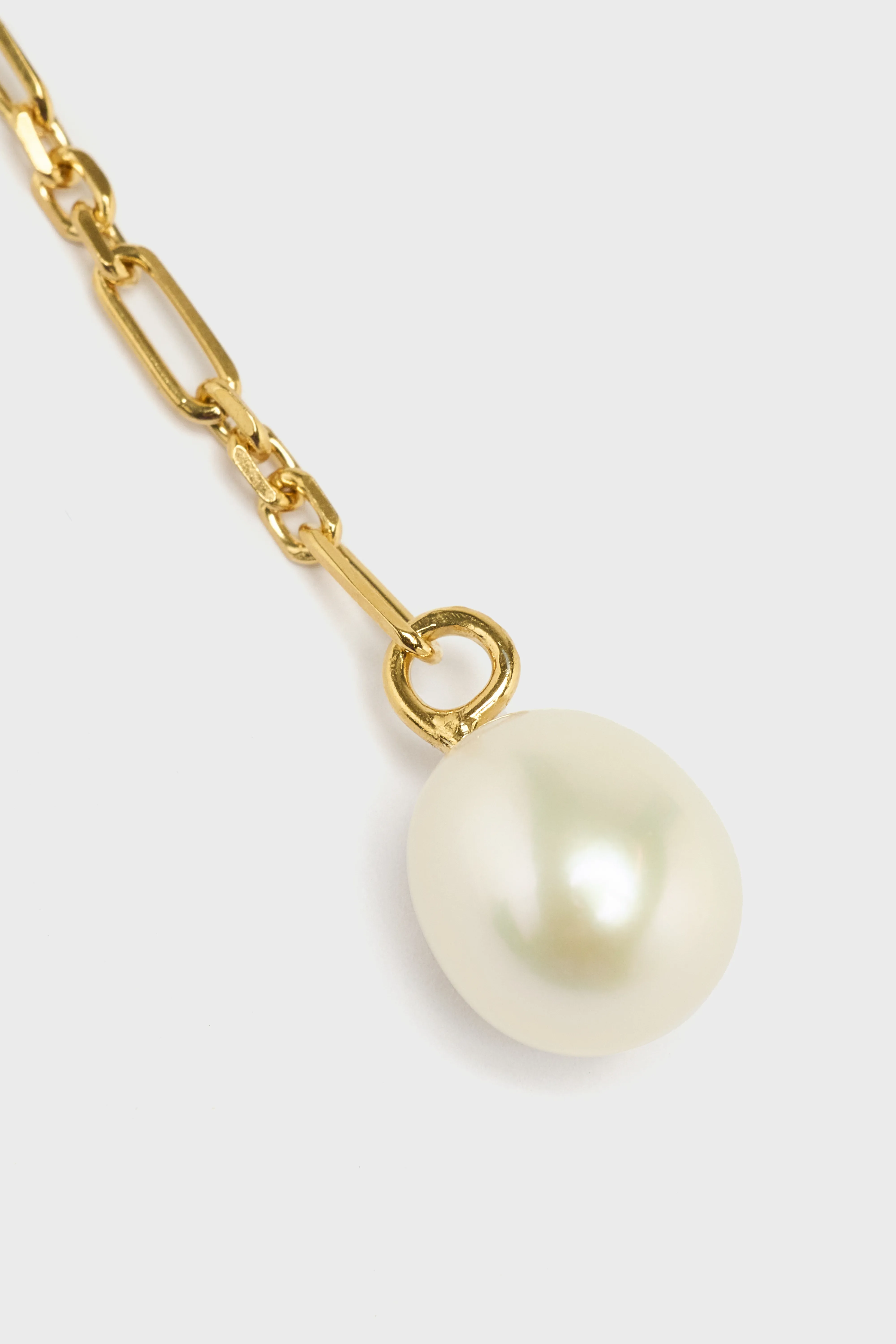 Isa Earrings  (252 / W / GOLD) - Image 3