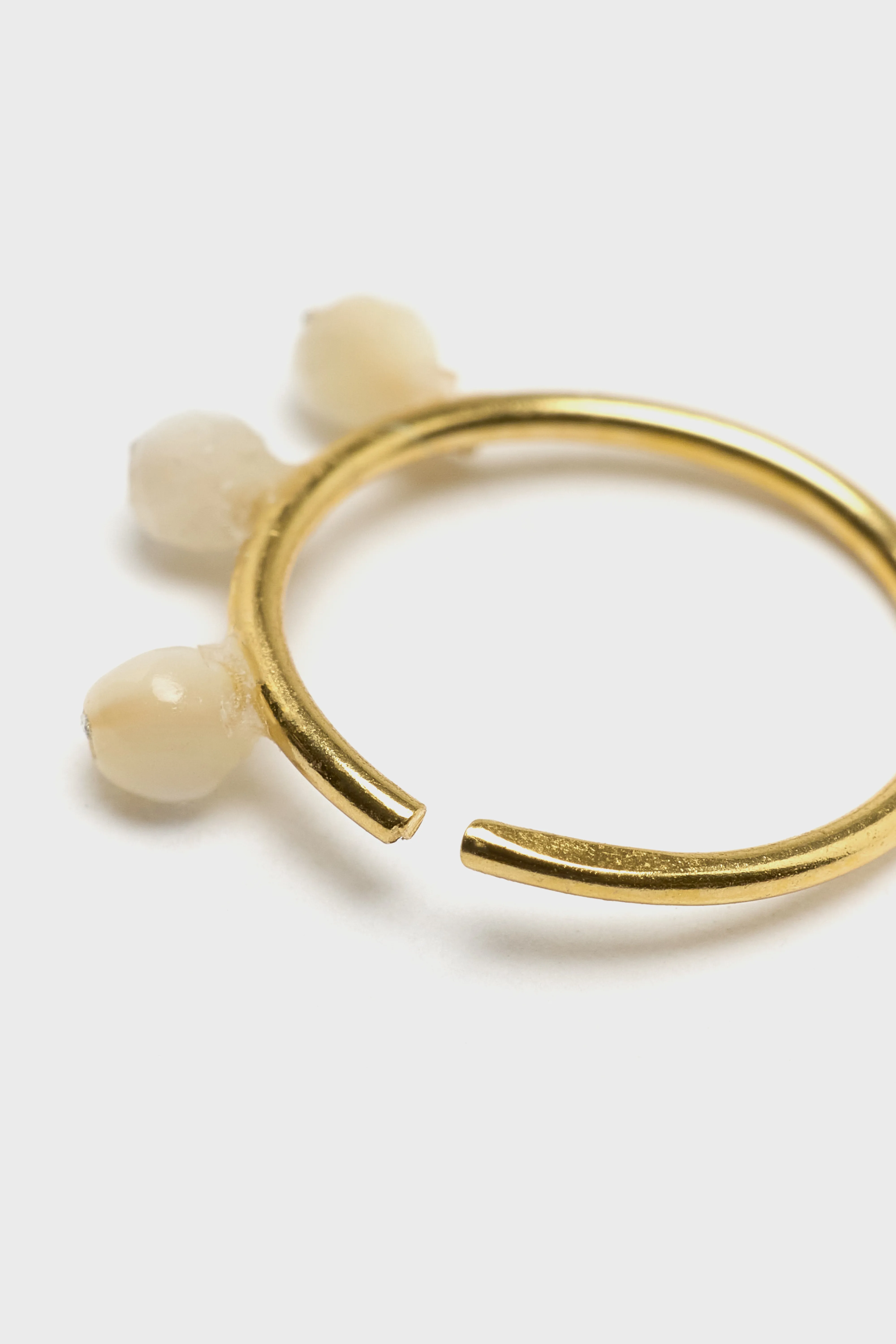 Little Pearl Hoop Earrings  (261 / W / GOLD) - Image 4