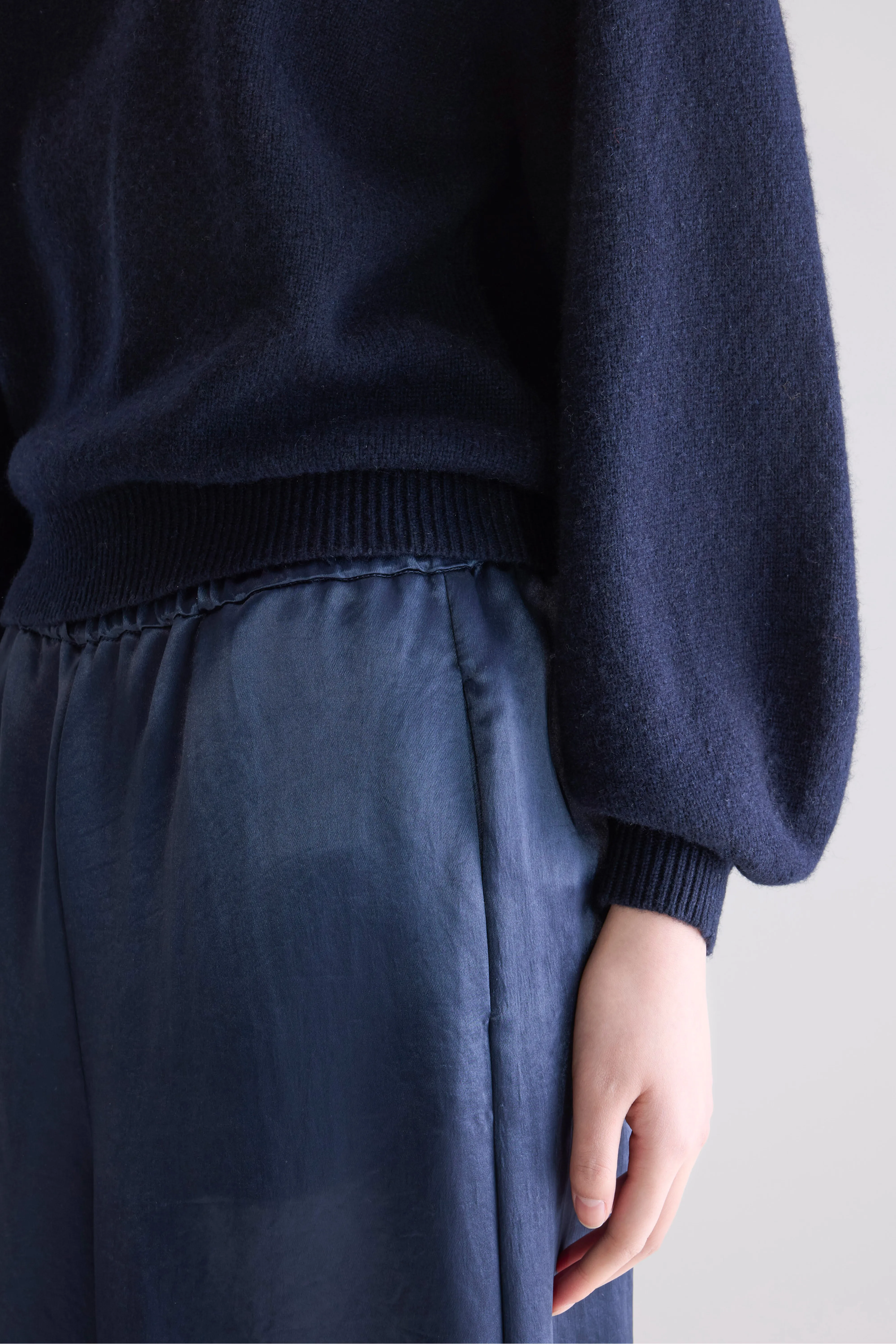 Ameka Crewneck Sweater (252 / W / NAVY) - Image 6