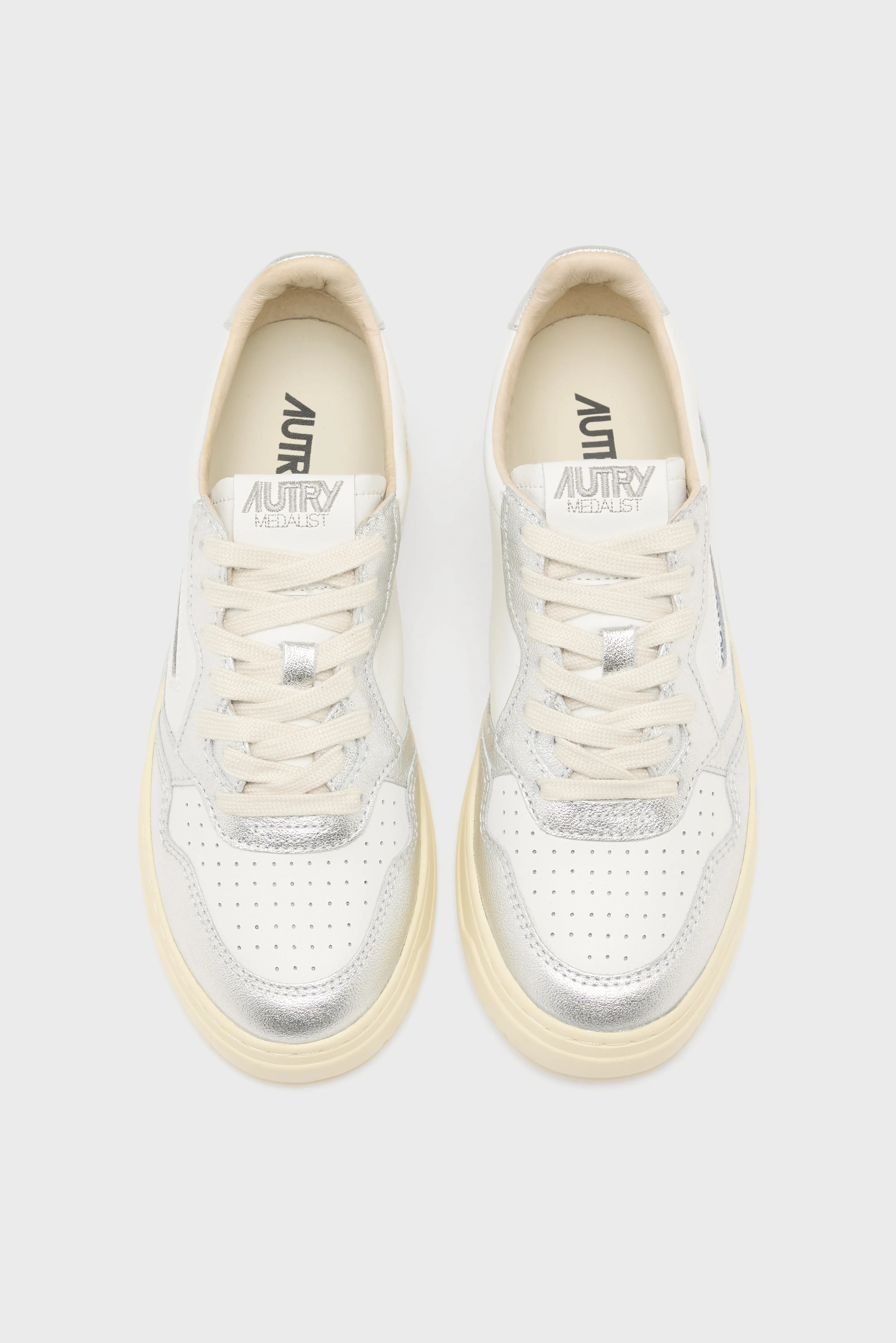 Medalist Low for Women (241 / W / SILVER) - Image 4