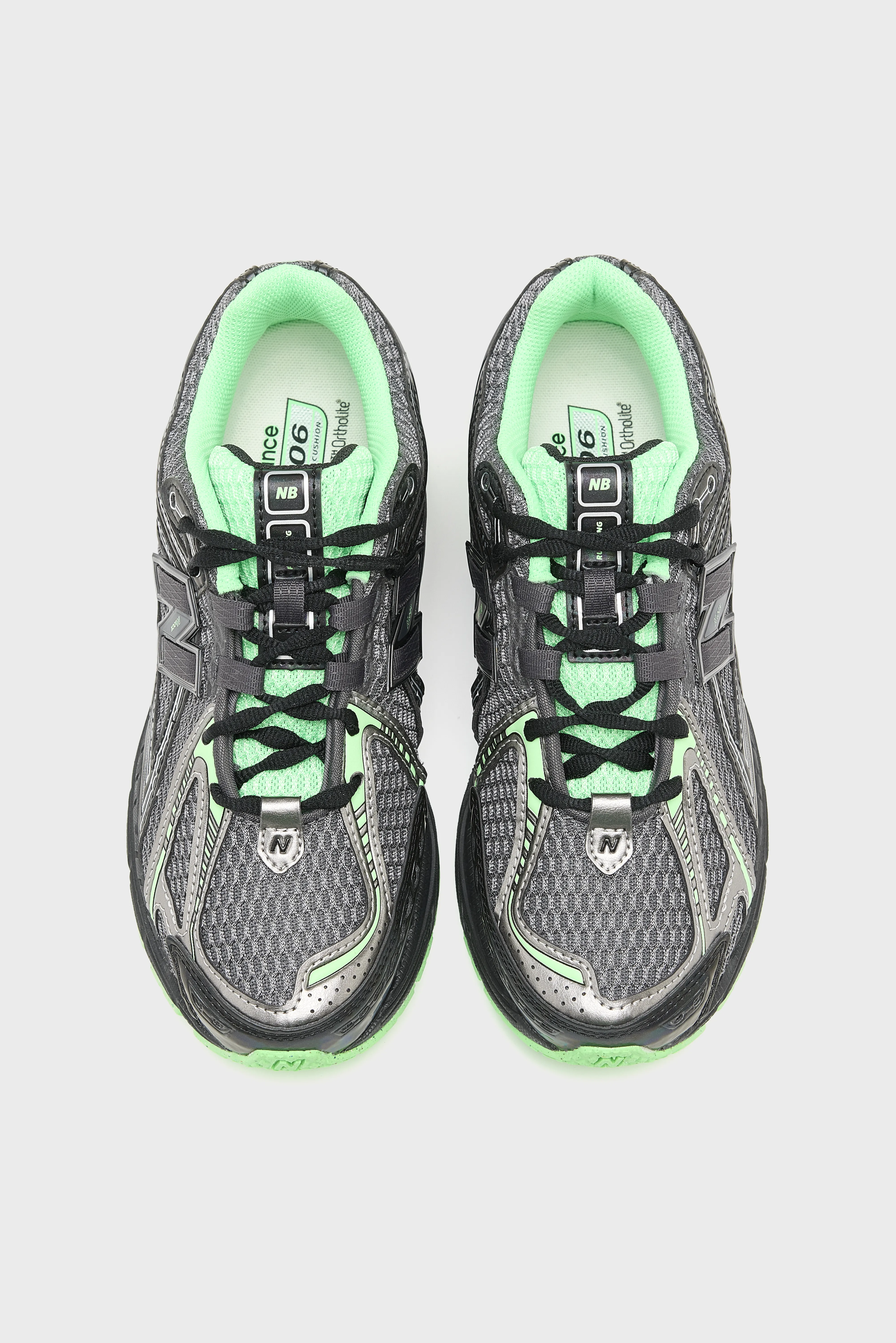 1906R for Women  (252 / W / BLACK) - Image 4