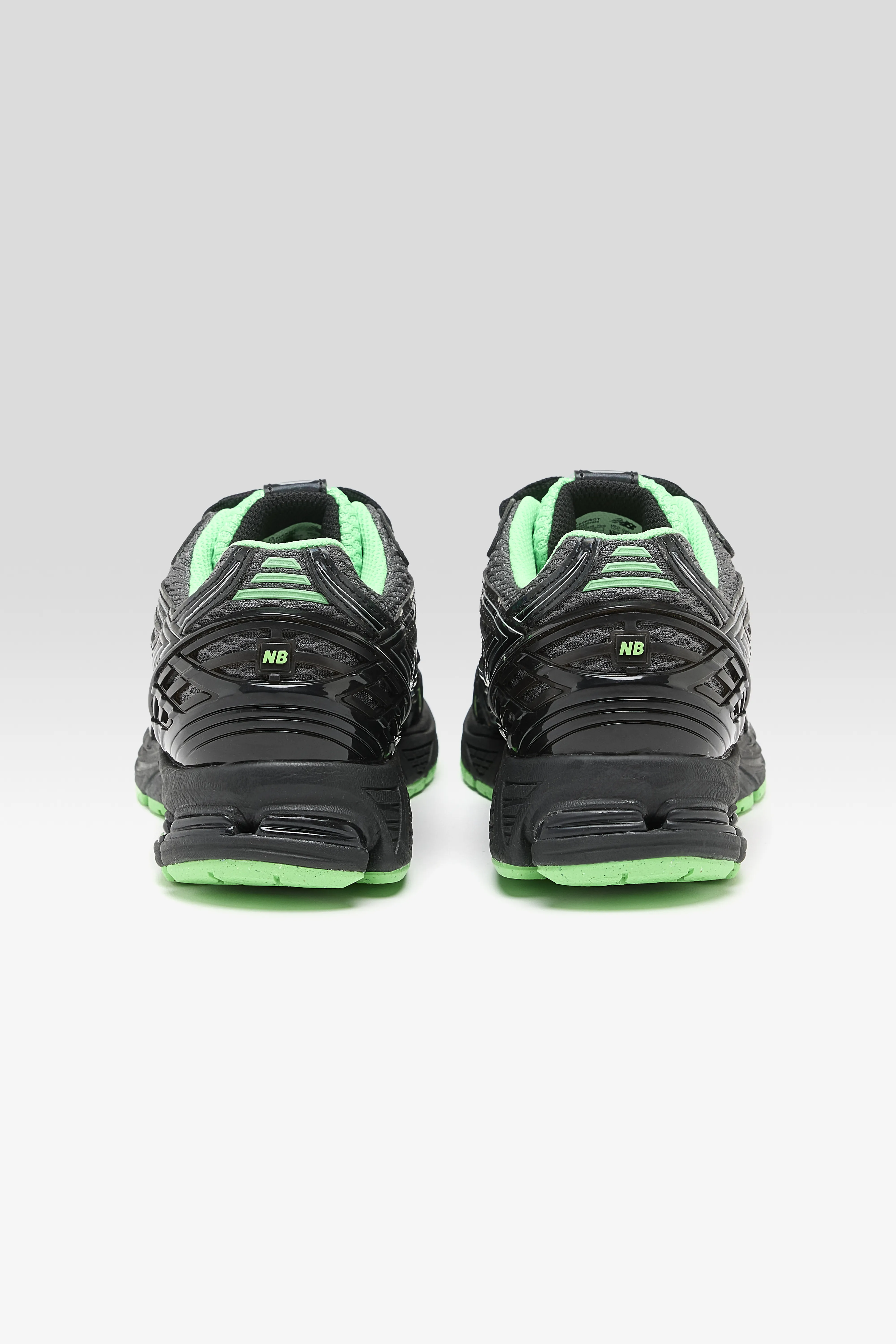 1906R for Women  (252 / W / BLACK) - Image 5