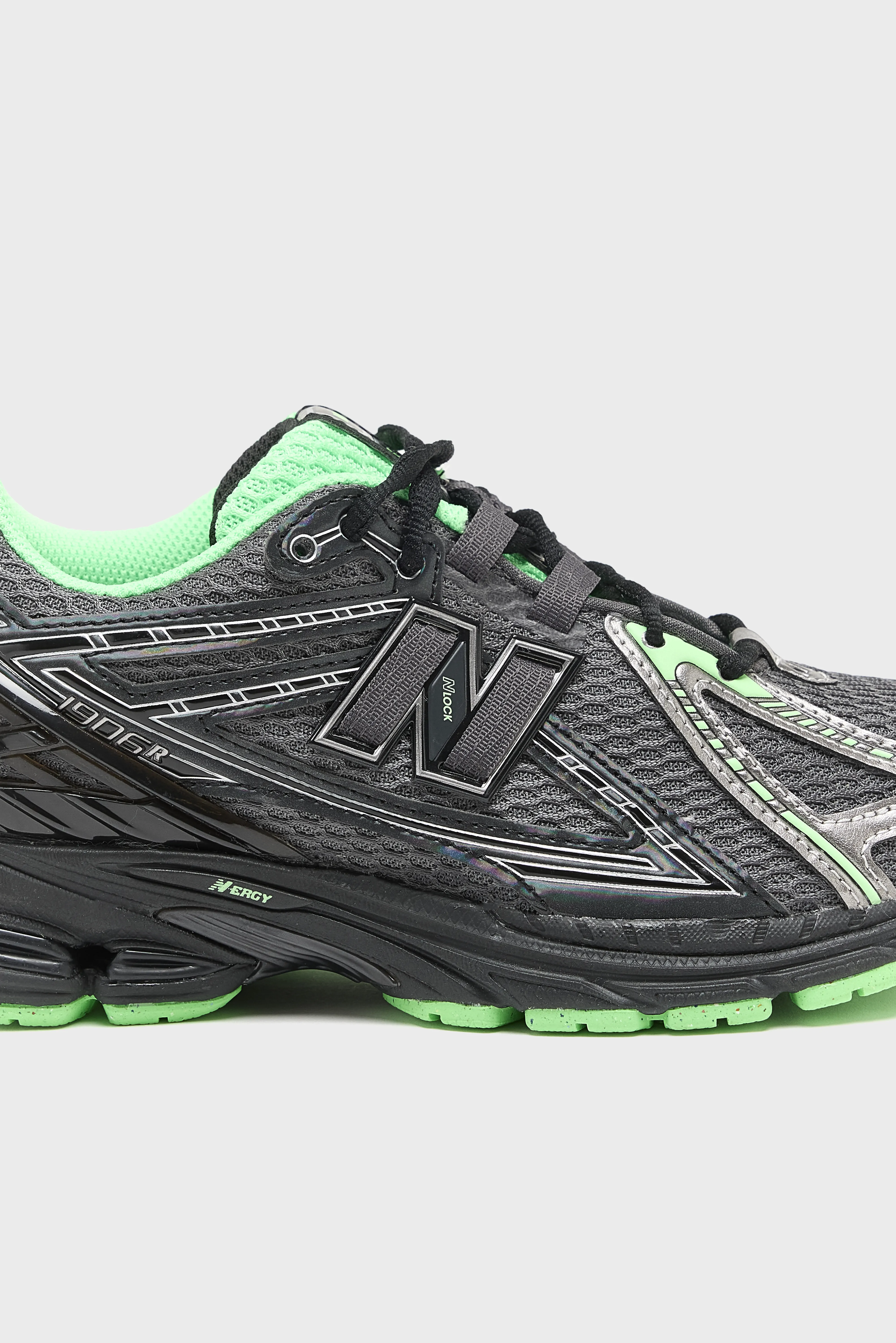 1906R for Women  (252 / W / BLACK) - Image 6